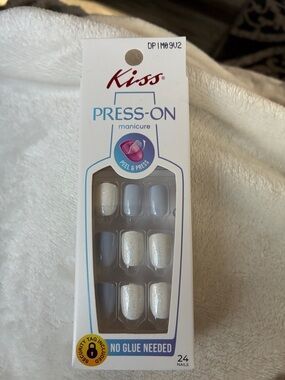 Kiss Press-On Manicure - White and Light Blue Glitter Nails